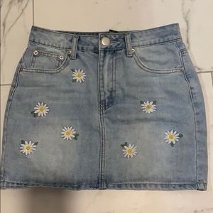 forever 21 daisy denim skirt